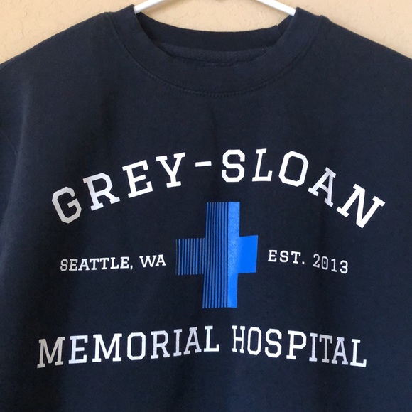 Grey's Anatomy pullover - Picture 2 of 5